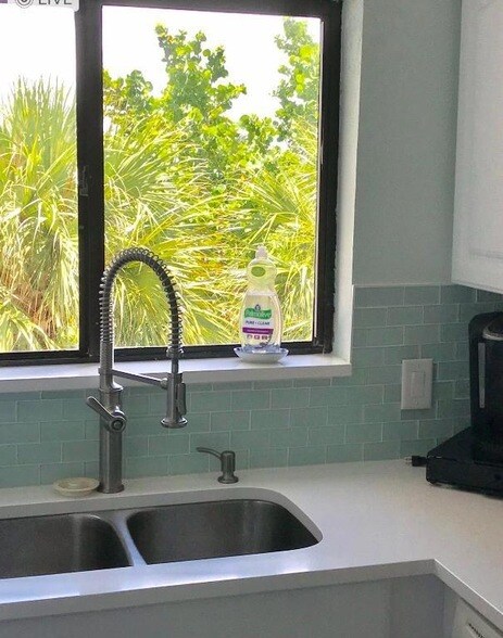 Building Photo - 420 Celestial Way