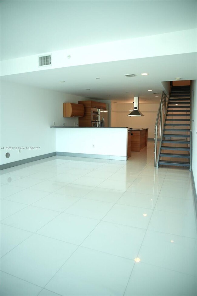 Building Photo - 2950 NE 188th St