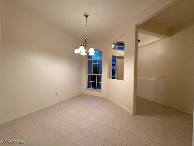 Building Photo - 2045 Crestview Way