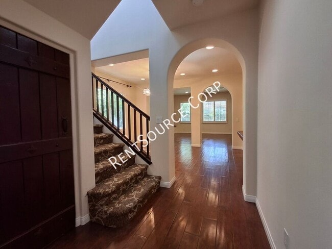 Building Photo - 24310 Las Palmas St