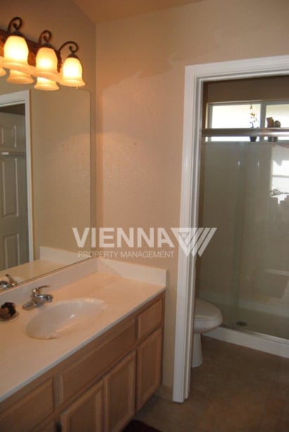 Building Photo - Cute Home in Antelope for Rent!