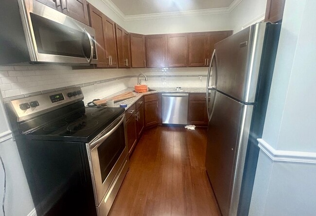 Building Photo - 607 Washtenaw Ave