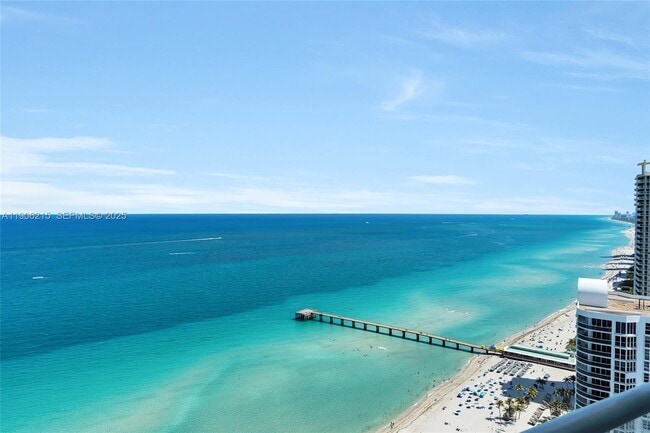 Building Photo - 16901 Collins Ave