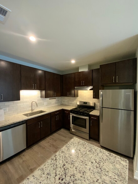 Building Photo - 1143 Maple Ave