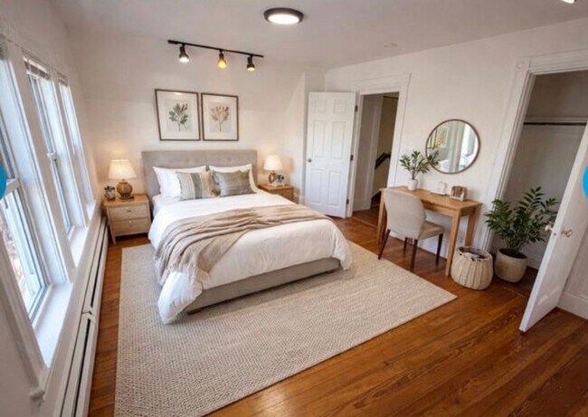 Building Photo - 1 Page St