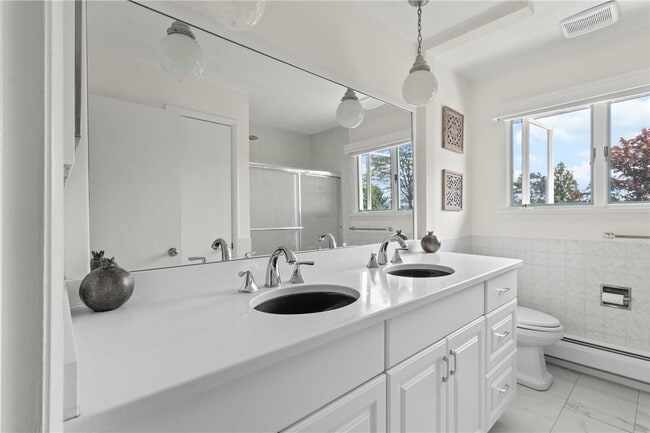 Building Photo - 137 Honness Ln