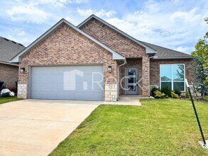 Building Photo - 4 Bedroom 2 Bathroom home with all appliances included