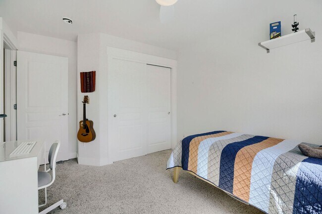 Building Photo - Gorgeous 4 Bedroom Home in NW Indian Peaks Neighborhood. Hardwood floors, Wine Closet and More