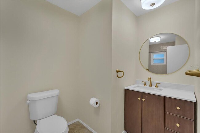 Building Photo - 10444 Kingbrook Ln