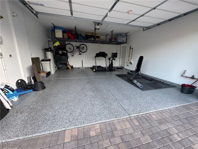 Building Photo - 1309 Azure Jay Ave