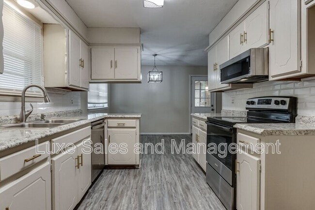 Building Photo - 117 Sahoma Terrace