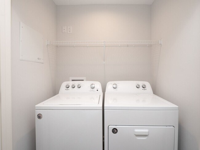 Building Photo - Porter's Parkside - 4 Bedroom, 4 Bathroom ...