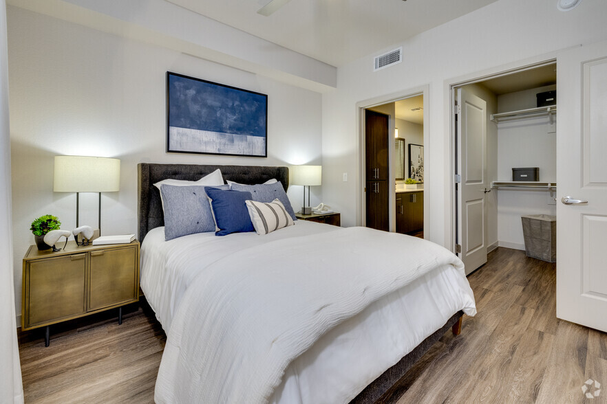 2BR, 2BA - 1,037SF - Second Bedroom - Parc South Mountain