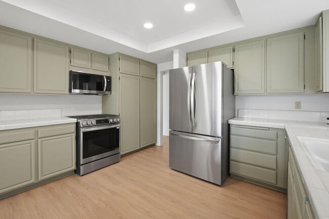 Building Photo - 72460 Rodeo Way