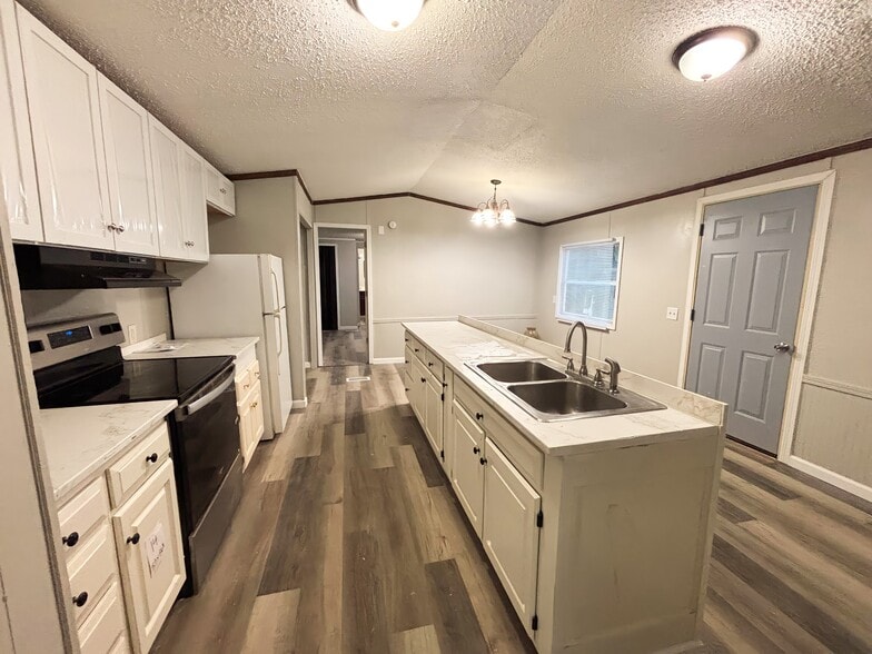 Building Photo - 7013 Timber Ridge N