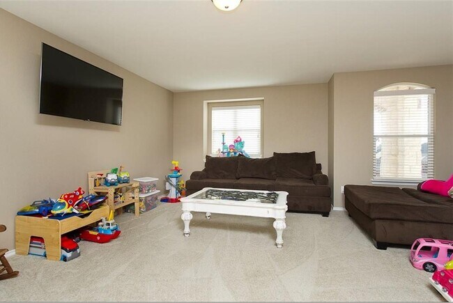 Building Photo - 105 Golden Bear Dr