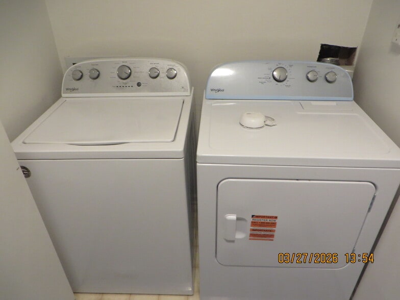 Building Photo - 700 High St