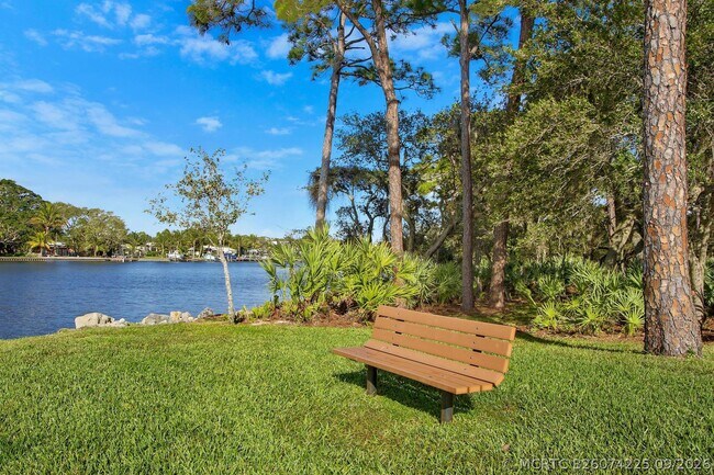 Building Photo - 1601 Marina Isle Way