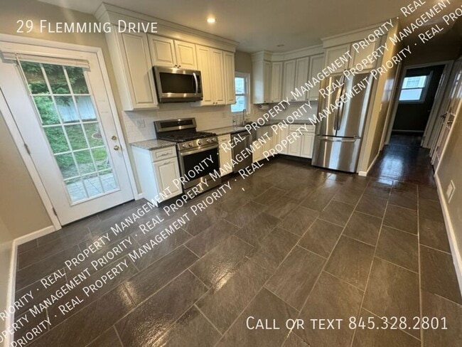 Building Photo - 29 Flemming Dr
