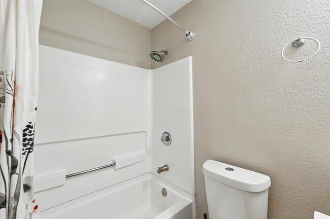 Building Photo - 636 Capricorn St