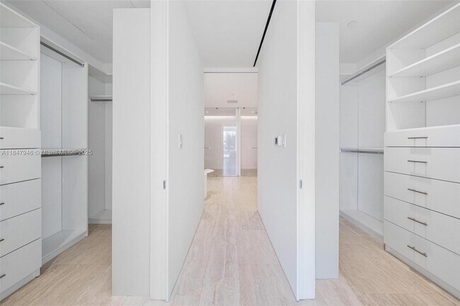 Building Photo - 9001 Collins Ave