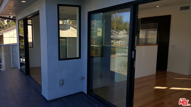 Building Photo - 581 Agate St