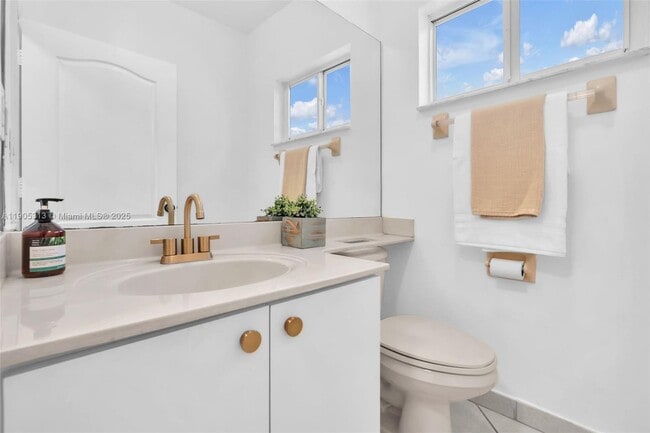 Building Photo - 2867 SW 125th Ave