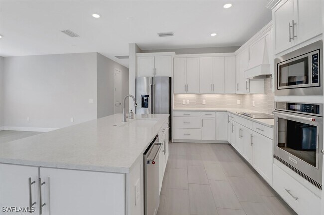 Building Photo - 16172 Bacopa Dr