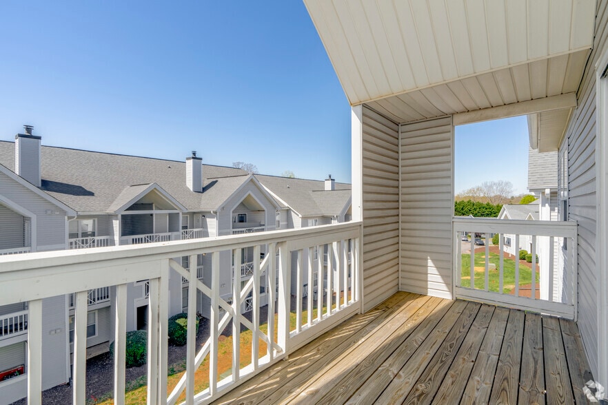 The Whitney - 3rd Floor - 2BR, 2BA - 1,000SF - Patio - Catawba