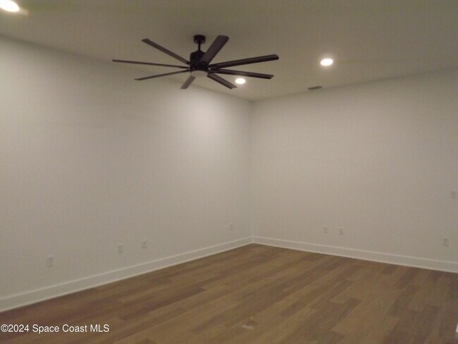 Building Photo - 2273 Highland Ave