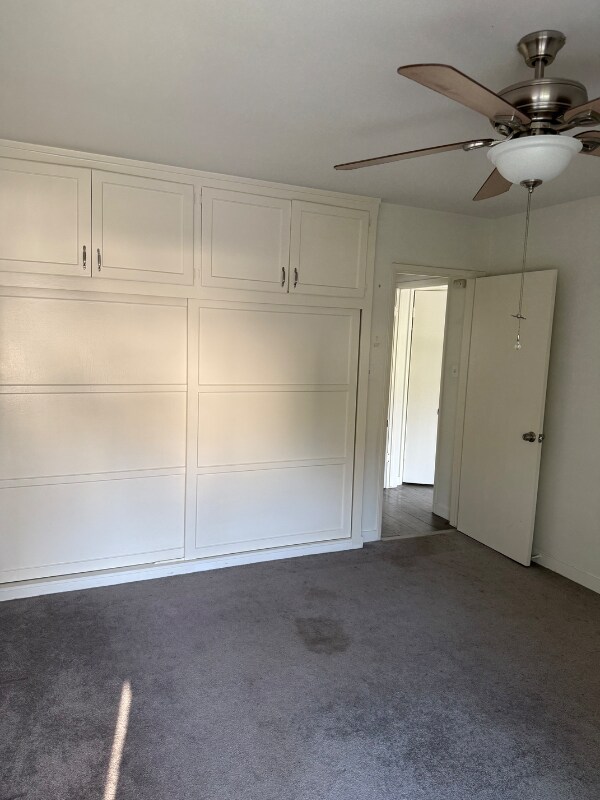 Building Photo - 2140 Beachwood Dr