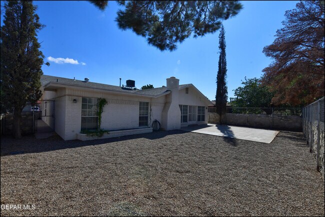 Building Photo - 1739 Russ Randall St