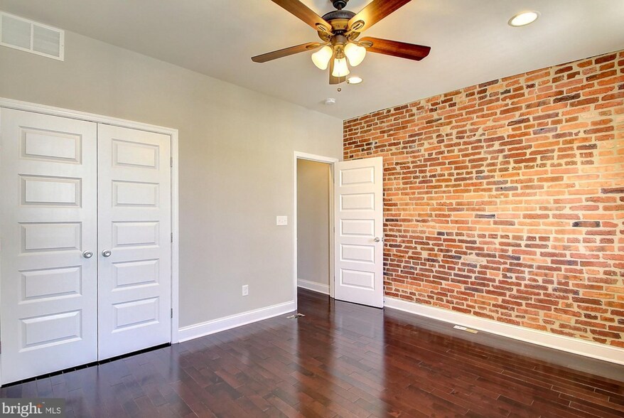 Building Photo - 3014 E Baltimore St