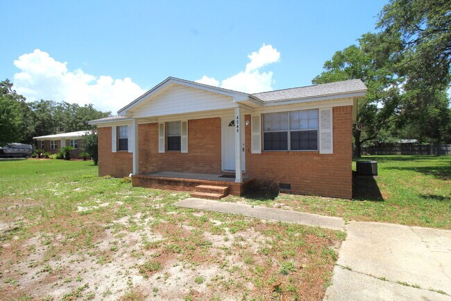 Building Photo - Gulf Breeze Rental: 3 Bedroom Brick Home w...