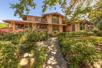 Building Photo - 375 Las Palmas Dr
