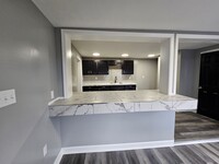 Building Photo - Newly updated 4 bed 2 bath house in the So...