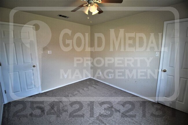 Building Photo - 2600 Lucille Dr