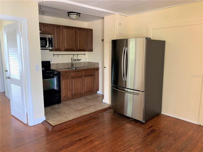 Building Photo - 61 81st Ave