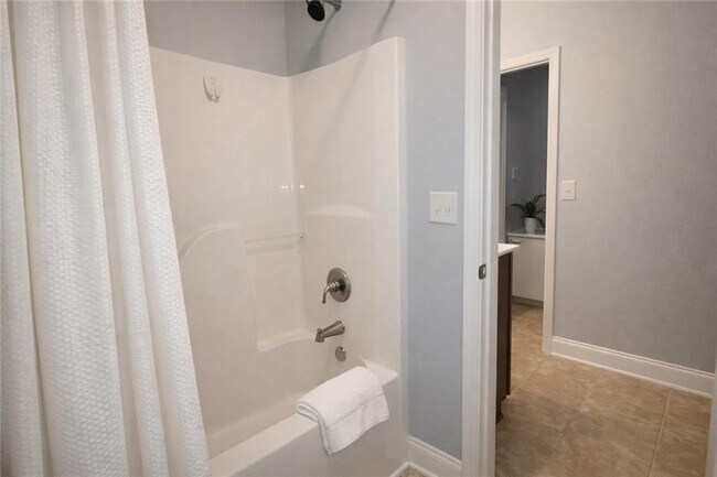 Building Photo - 788 Scenic Park Ct