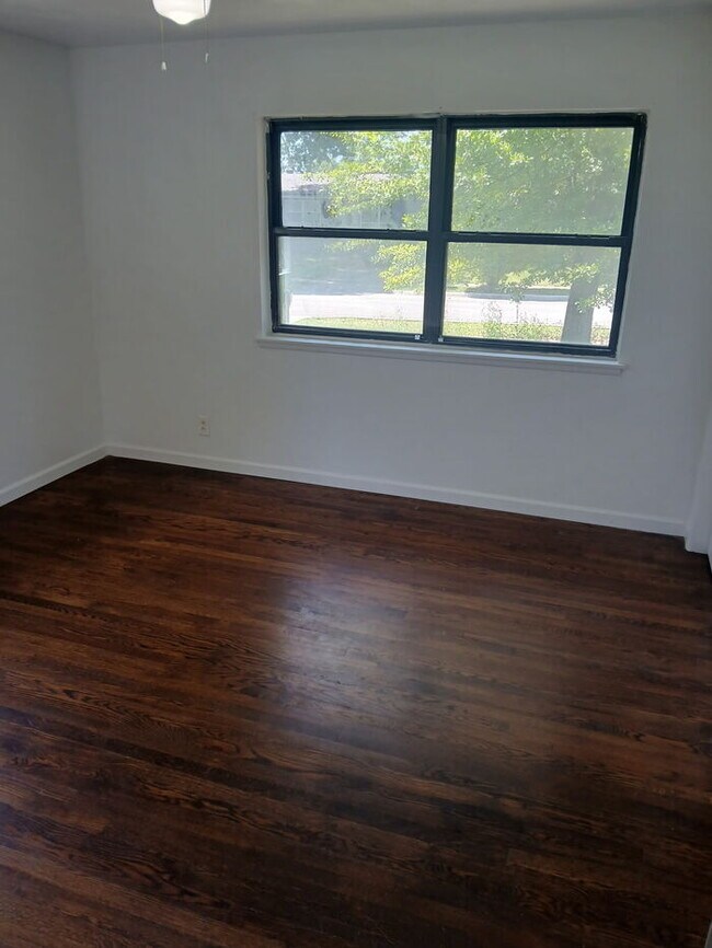 Building Photo - Great Rental in Farmers Branch, TX 75234