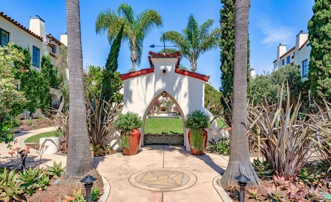 Building Photo - Villa Del Mar~ The Gorgeous gem in the Ame...