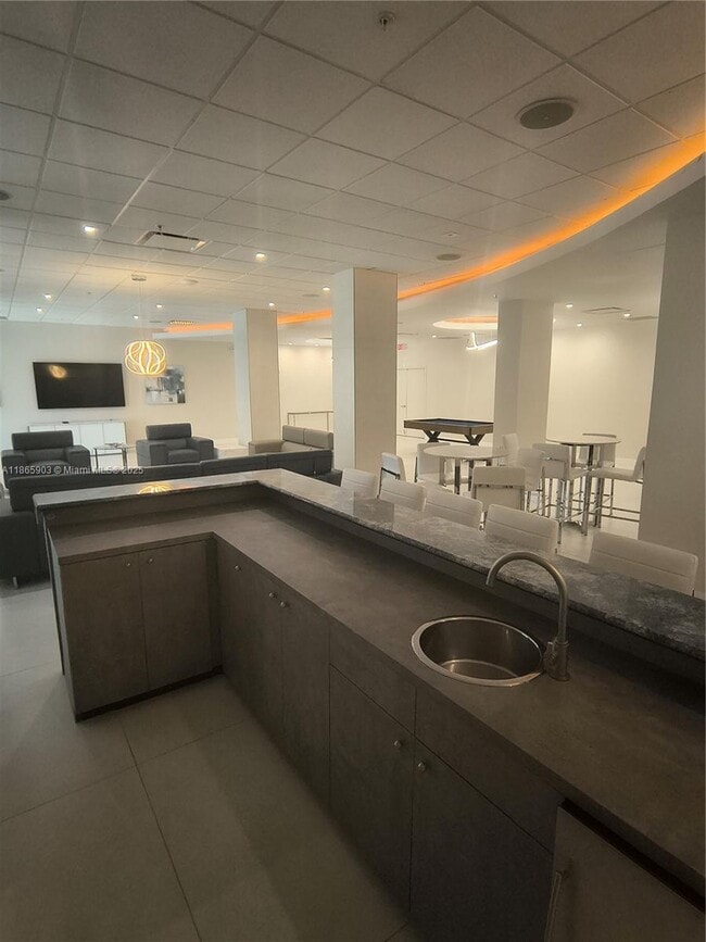 Building Photo - 3001 S Ocean Dr