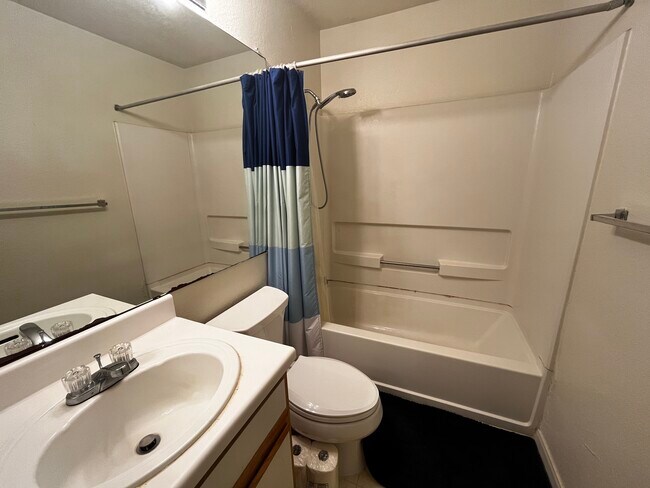 Bathroom view 2 - 521 Southwest Pky