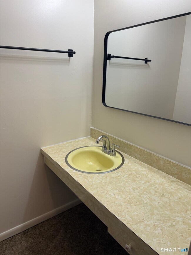 Building Photo - 1274 E Main St