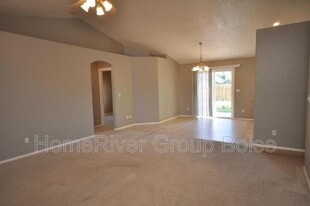 Building Photo - 16870 N Barrymore Dr