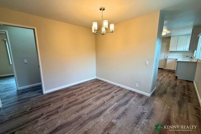 Building Photo - 2490 Fleetwood Dr