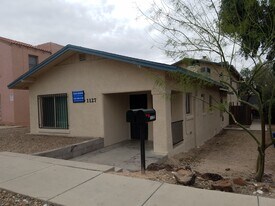 Building Photo - 1127 N Tyndall Ave