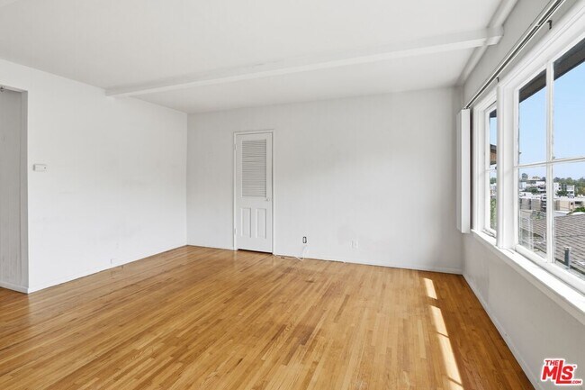 Building Photo - 11165 Sunshine Terrace