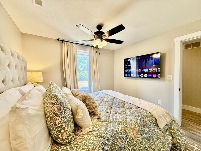 Building Photo - New Construction Home In West Chester, OH 5 BR