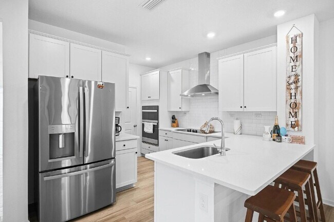 Building Photo - NEW TOWNHOME